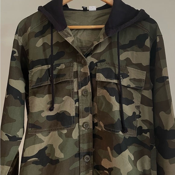 H&M ARMY PRINT BLACK HOODIE SHIRT WITH SIDE POCKETS FOR MEN’S & WOMEN’S - Picture 2 of 6